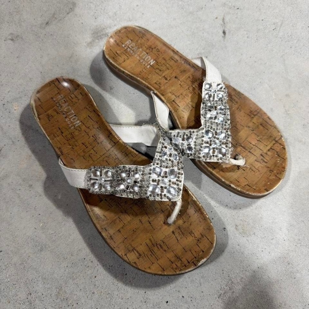 Kenneth Cole Reaction Sandals Womens 7 White Beaded Rhinestone Thong y2k